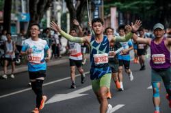 开云体育下载-马拉松赛事中火箭战胜对手成功续约