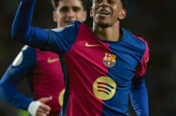 开云体育中国-西班牙前锋豪取帽子戏法助球队夺冠