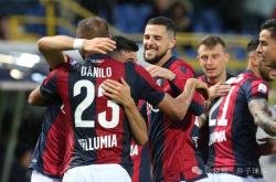 开云体育登录-关于万众瞩目的足球盛会：世界级强队对抗的信息