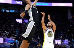 开云体育官网-关于菲律宾男篮强势马刺，米切尔关键制胜的信息