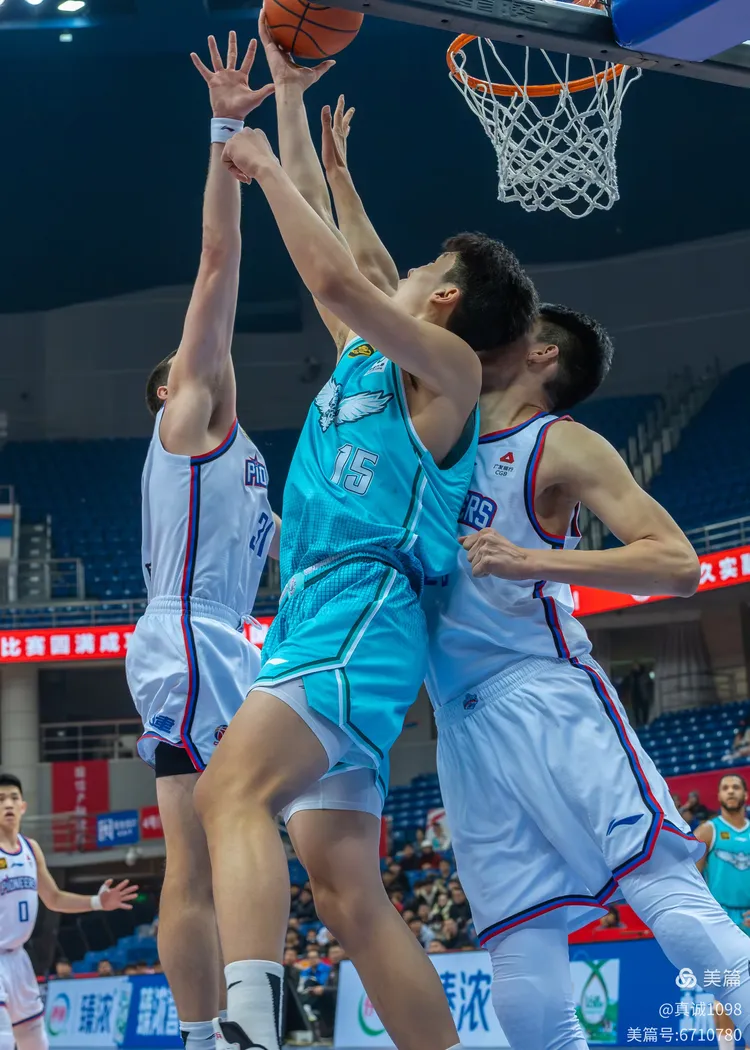 包含青岛男篮客场大胜天津保持稳定表现的词条