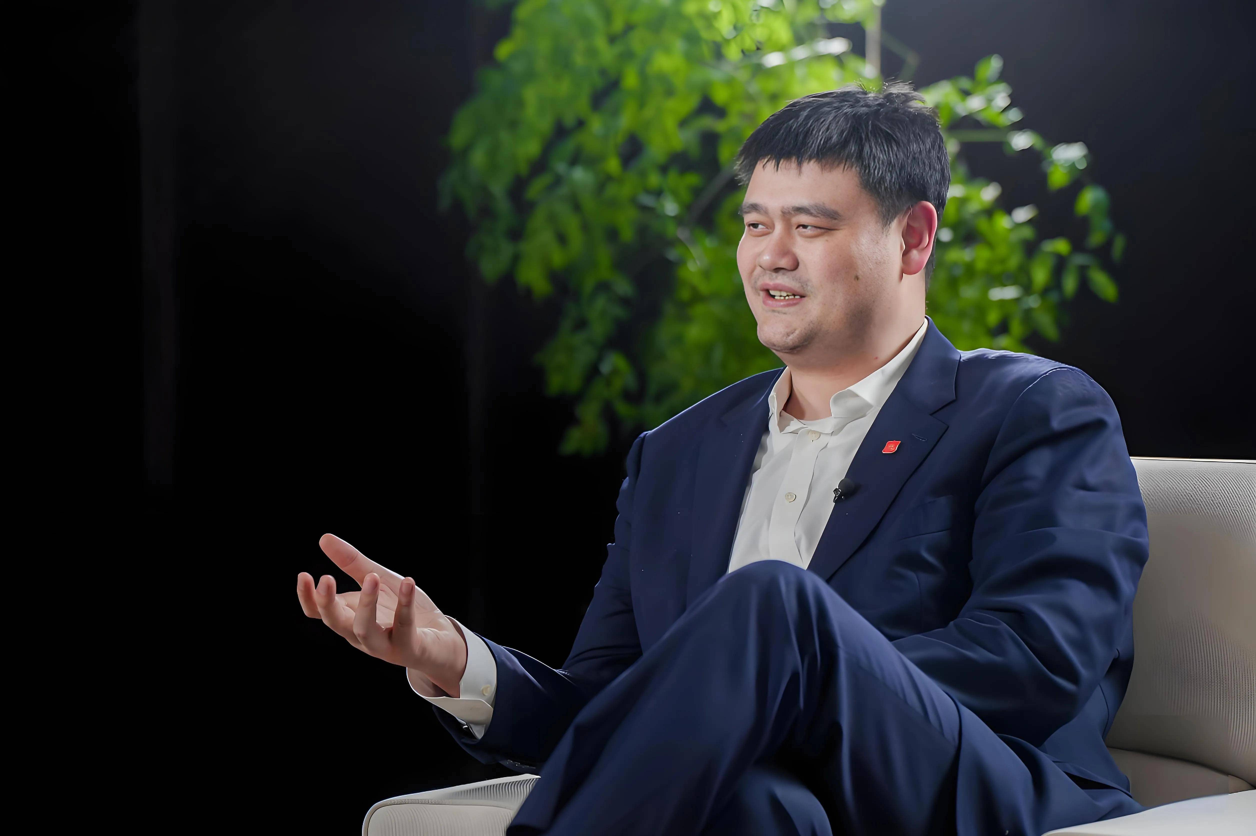 中国男篮国家队新任主教练亮相，称赞CBA篮球技术进步的简单介绍