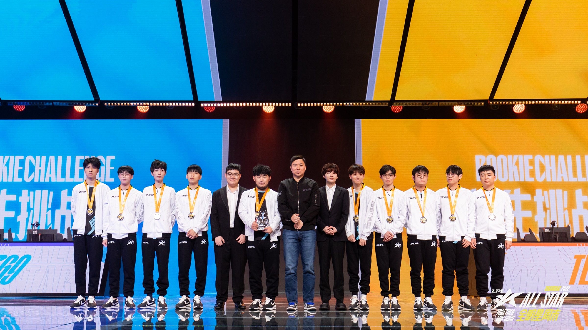 关于全明星周末迎来巅峰对抗,谁能称雄?的信息 关于全明星周末迎来巅峰对抗,谁能称雄?的信息