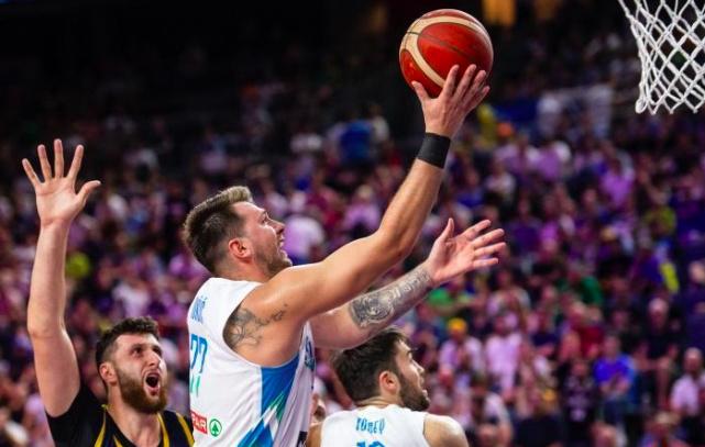 西班牙篮球联赛关键比赛连连,球队积分拉锯战激烈 西班牙篮球联赛关键比赛连连,球队积分拉锯战激烈