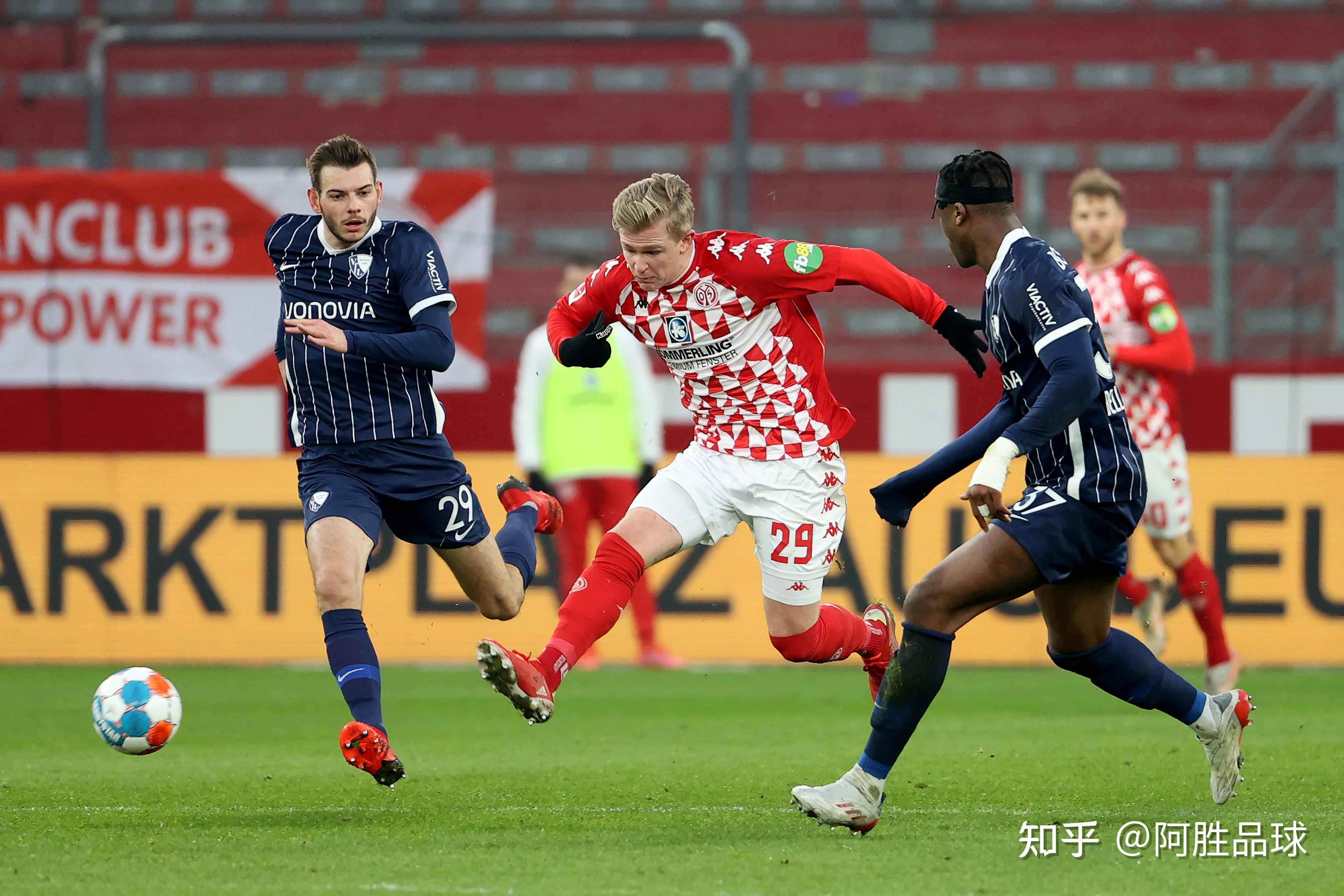 不莱梅主场告捷,球队状态蒸蒸日上 不莱梅主场告捷,球队状态蒸蒸日上