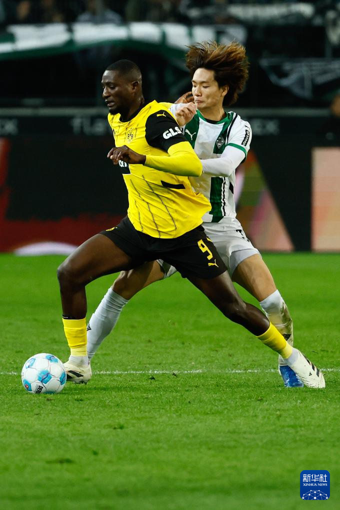 汉诺威96客场击败门兴格拉德巴赫