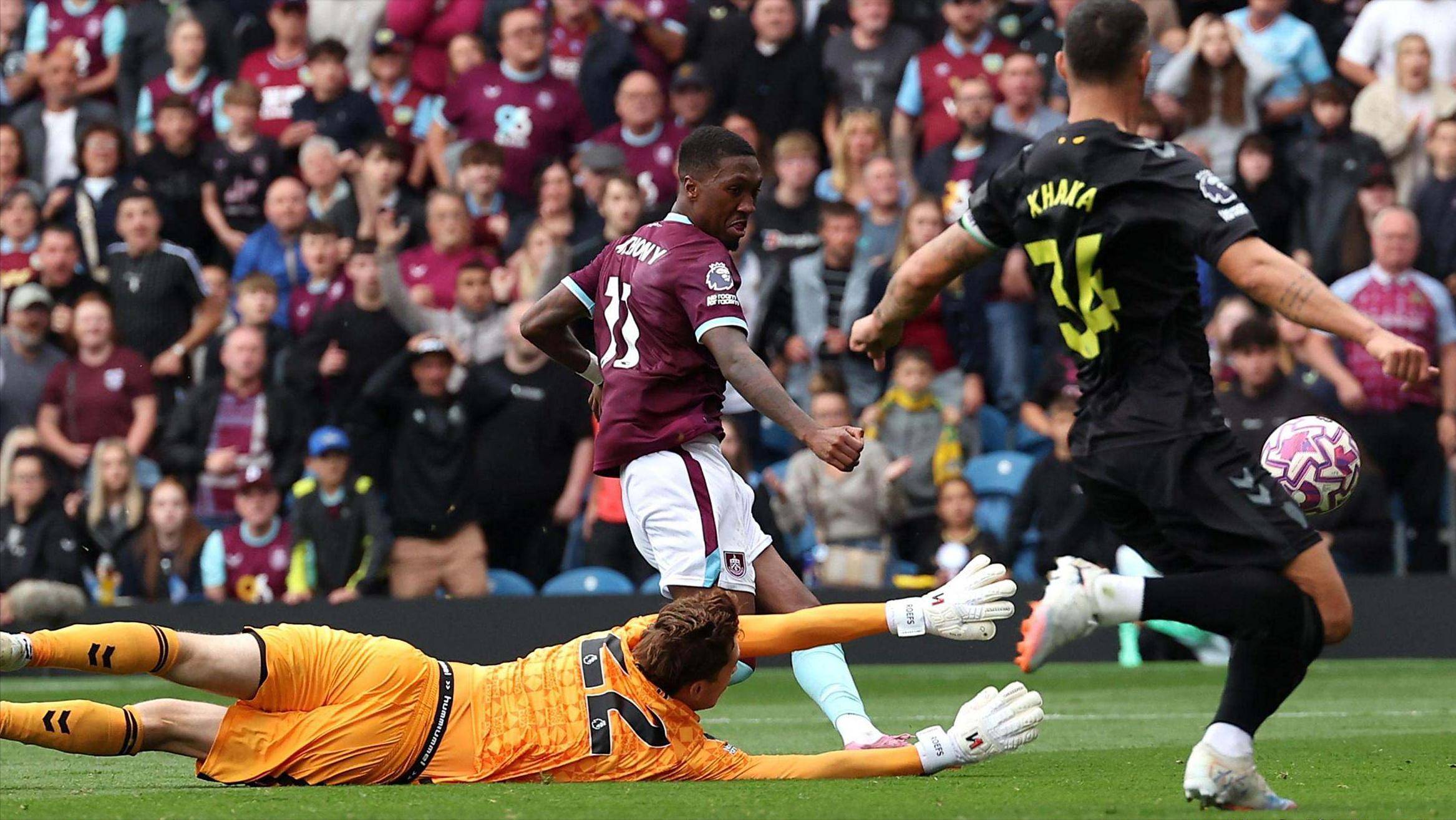 曼联完场逼平,切尔西势均力敌的简单介绍 曼联完场逼平,切尔西势均力敌的简单介绍