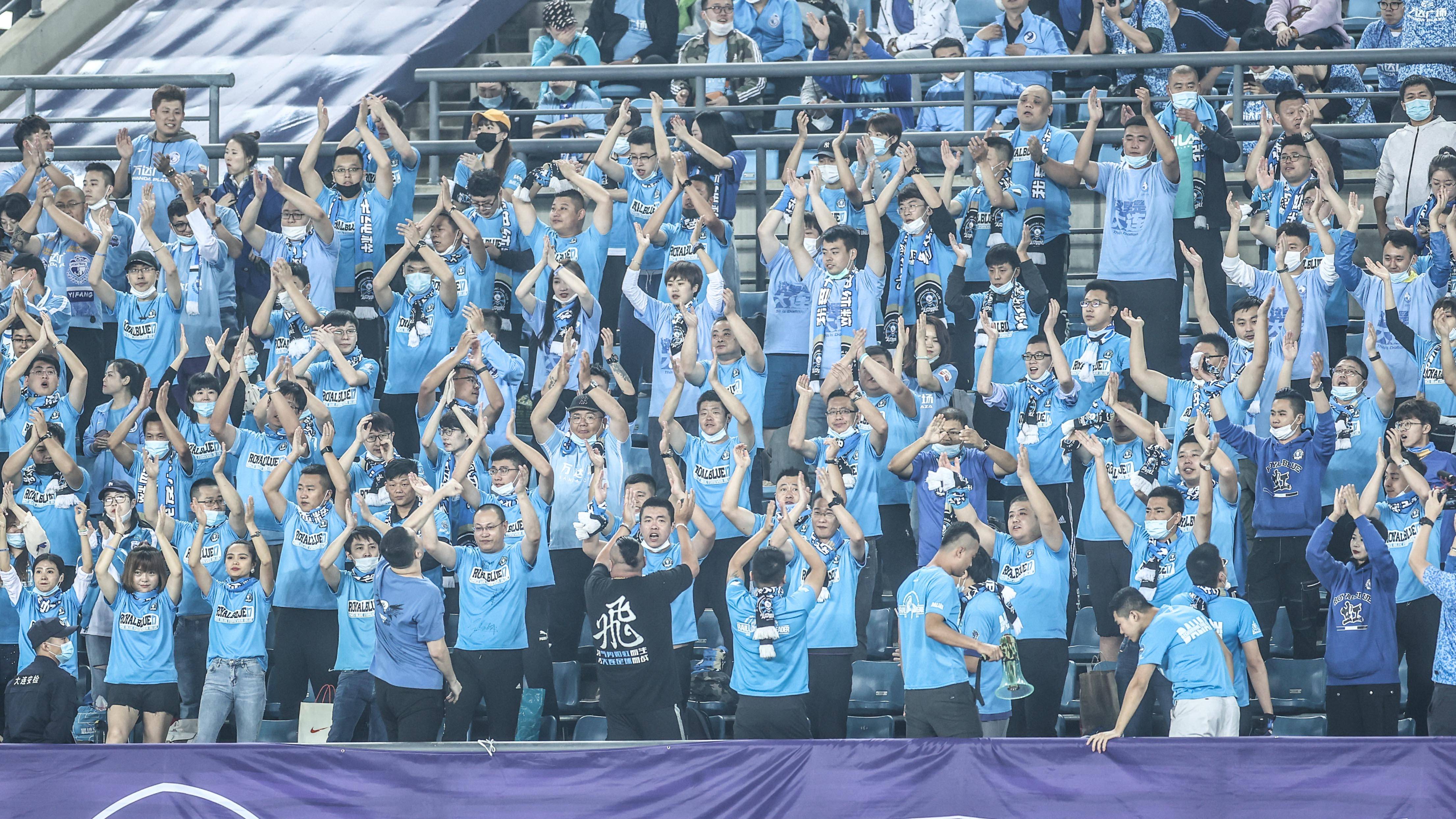 深圳佳兆业队对阵武汉卓尔，胜负难料