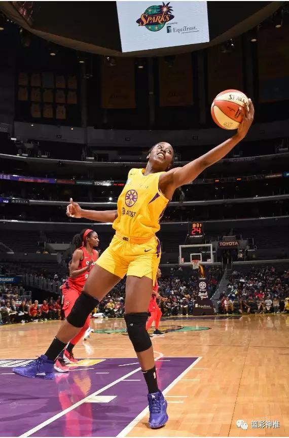 球队换帅后状态回勇,连续取胜 球队换帅后状态回勇,连续取胜