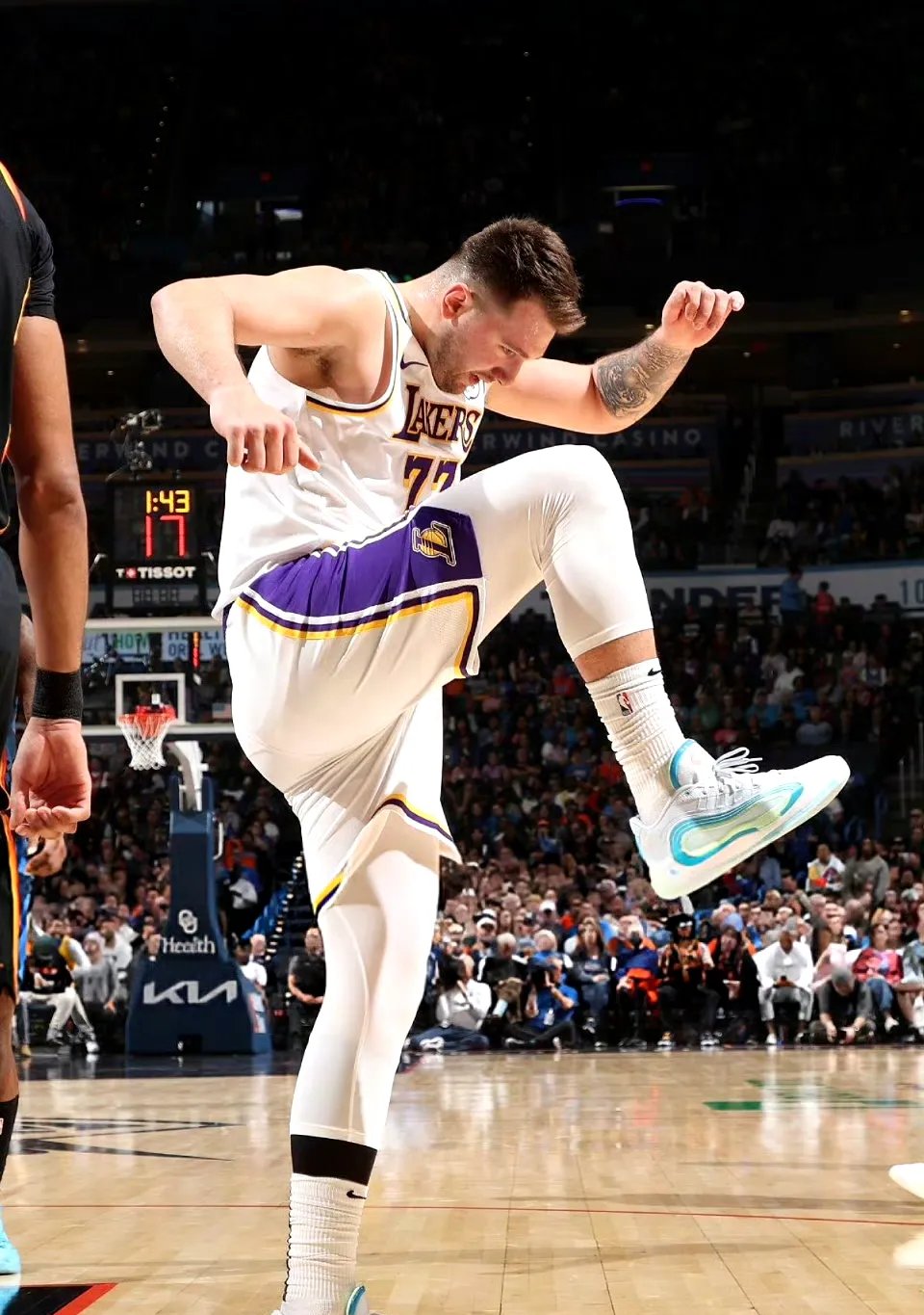 关于湖人B队碾压阿根廷男篮，威斯布鲁克制霸全场的信息